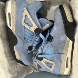 Jordan 4 Retro University Blue 