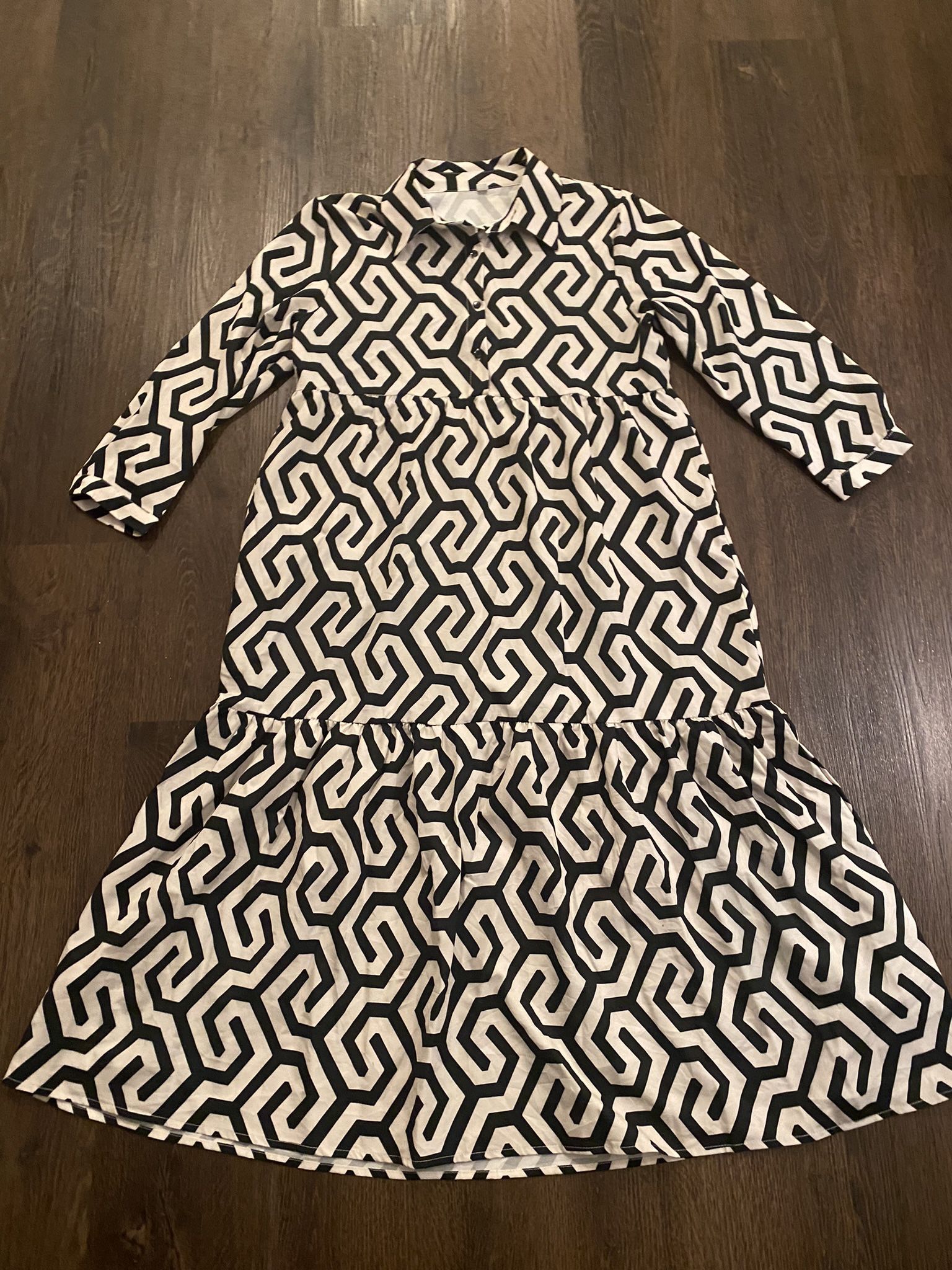 Womans Black And Off White Dress Size Medium #2