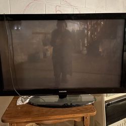 Samsung TVs- Parts, Possibly Fixable