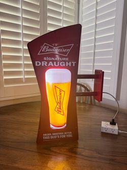 Budweiser Signature Draught Illuminated Bar Sign