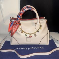 Dooney & Bourke 