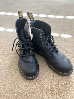 Dr Martens Women’s Boots Size 8