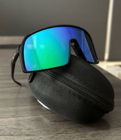 New Oakleys  Box, Pouch Cloth All Included