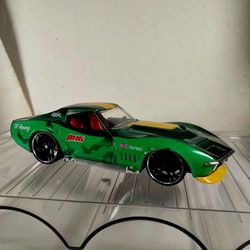 Jada Toys Street Fighter Cammy 1969 Chevrolet Corvette Stingray 1:24 Diecast Car