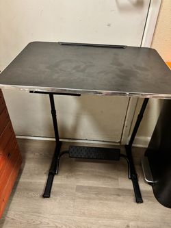 Adjustable Standing Desk with Footrest