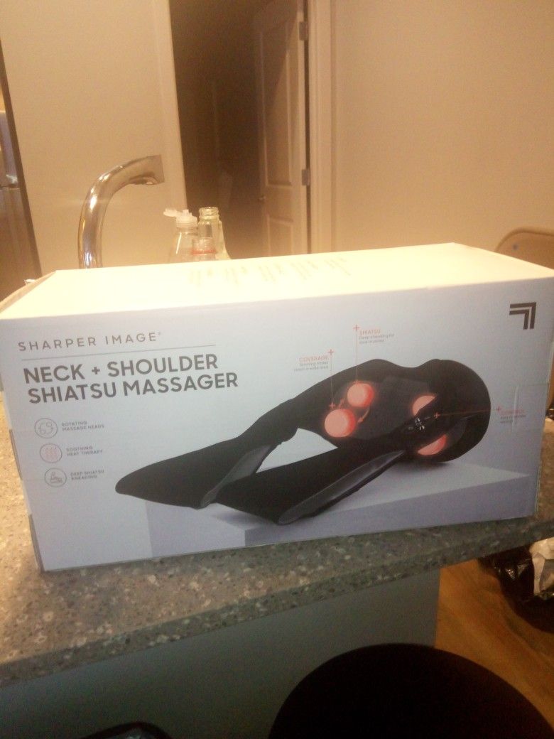 sharper image neck and shoulder shiatsu massager