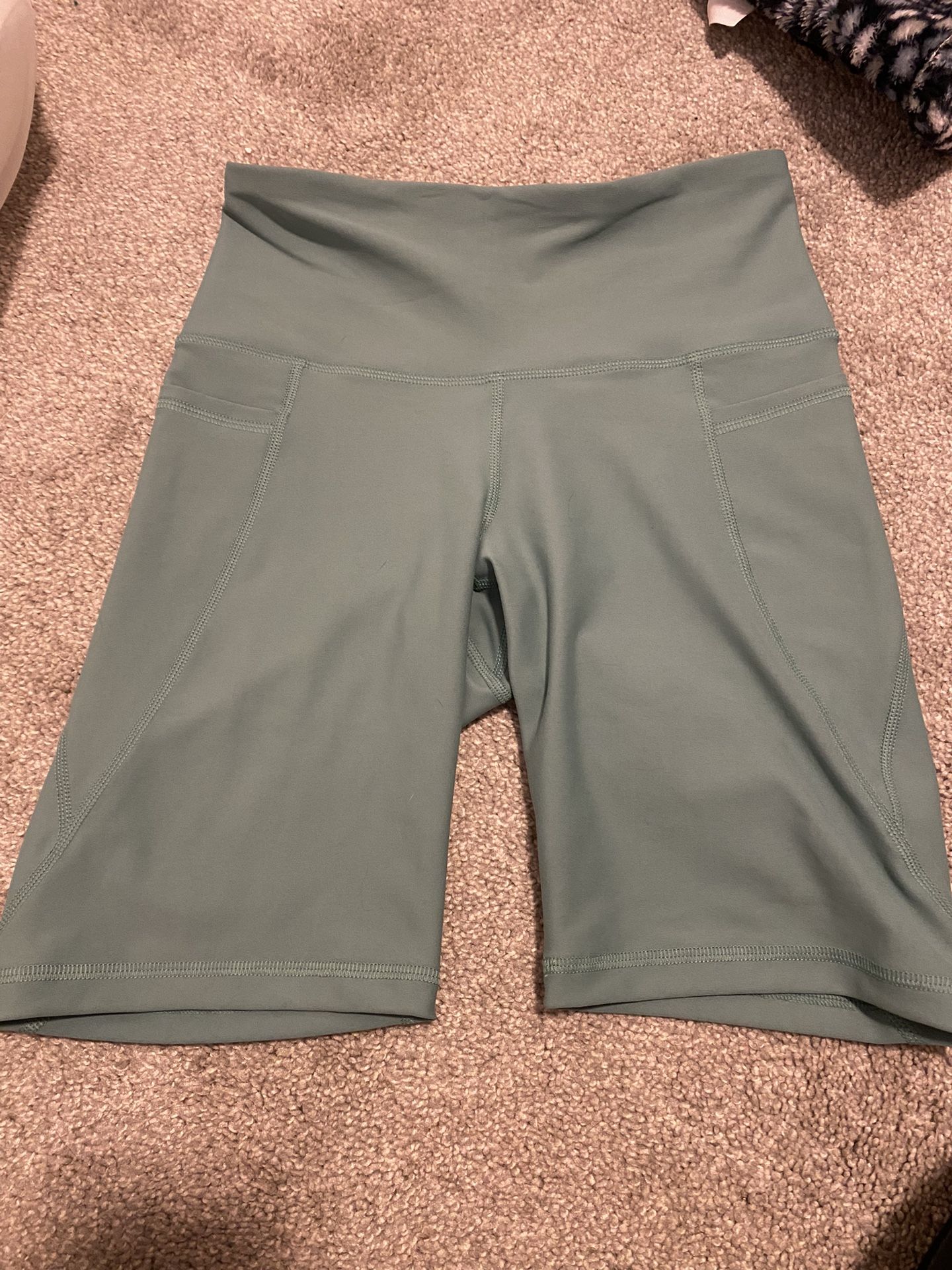 green jogger shorts 