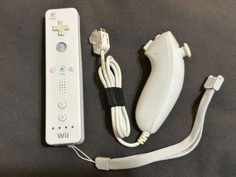 Nintendo Wii Remote and Nunchuk Controller Set