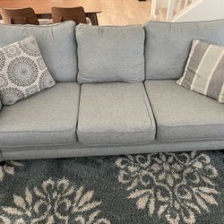 Queen Pullout Sleeper Sofa/Couch