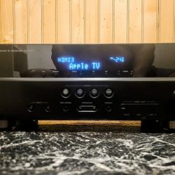 YAMAHA V571 7.1 Home Theater Receiver w/Remote