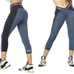 Brand New!! Zumba Fierce Female Z-Denim Capri Leggings Sz S NWT