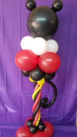 Mickey balloon tower/ globos