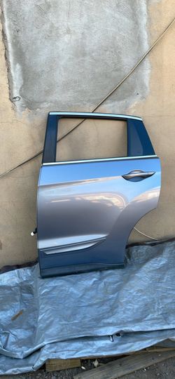 2013\18 Acura RDX left side rear complete door