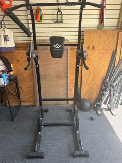 Free standing Pull up bar