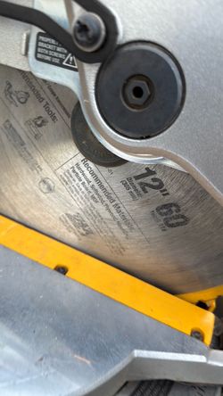 Chopsaw Dewalt 12 inch blade