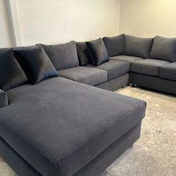 Brand New Comfy Performance Velvet Fabric Sectional Set
