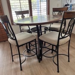 Pub Table With 4 Bar Stools 