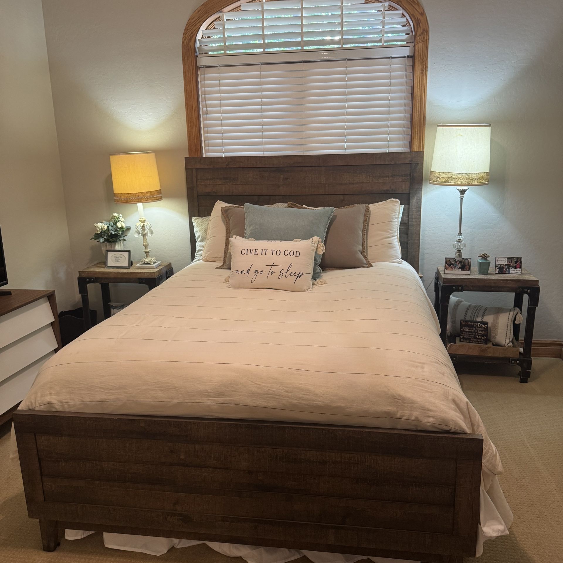 Rustic Farmhouse Queen Size Bed Frame