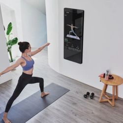 Título sugerido: Lululemon Studio Mirror - Smart Home Gym