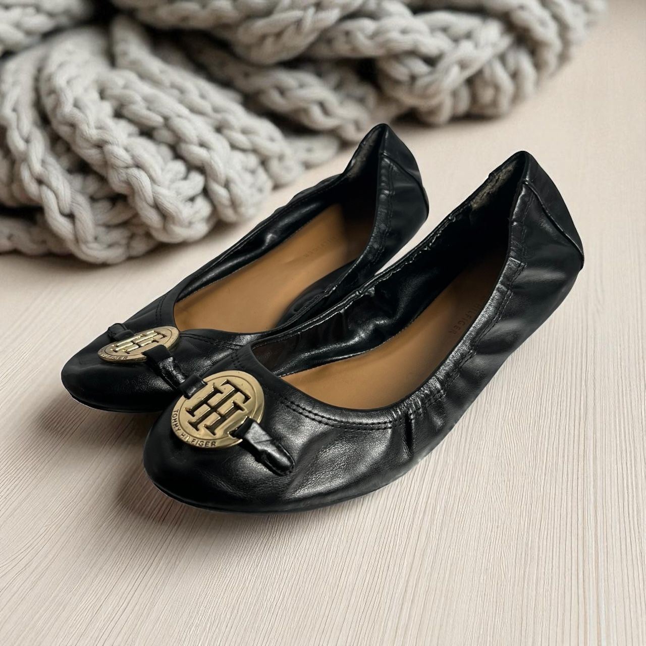 Tommy Hilfiger Black Leather Ballet Flats – Women’s Size 7