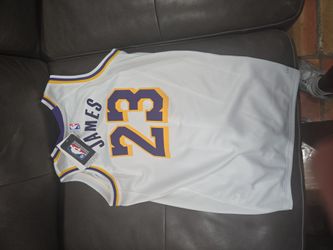Lebron jersey New Tag on