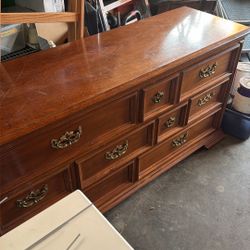 Dresser (7drawers)