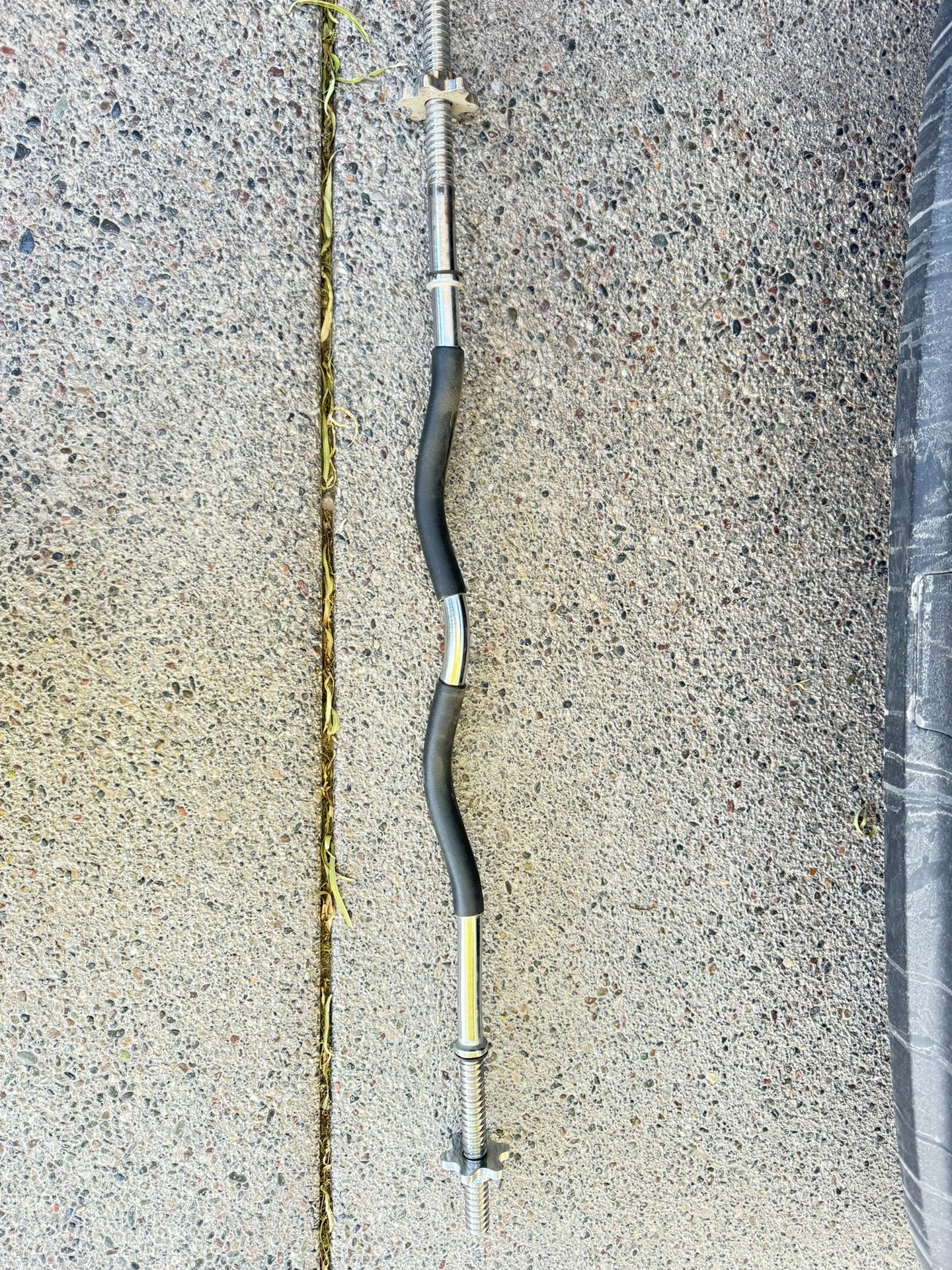 Curl Bar Lifting Weights + 8  - 7.5 Lbs Plates