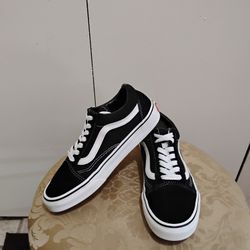 Nice Black And White Vans Women's Size (6) Men's Size (4.5) Located In Reedley 