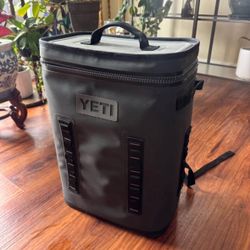 YETI Hopper Backflip 24 Soft Sided Cooler/Backpack, Charcoal