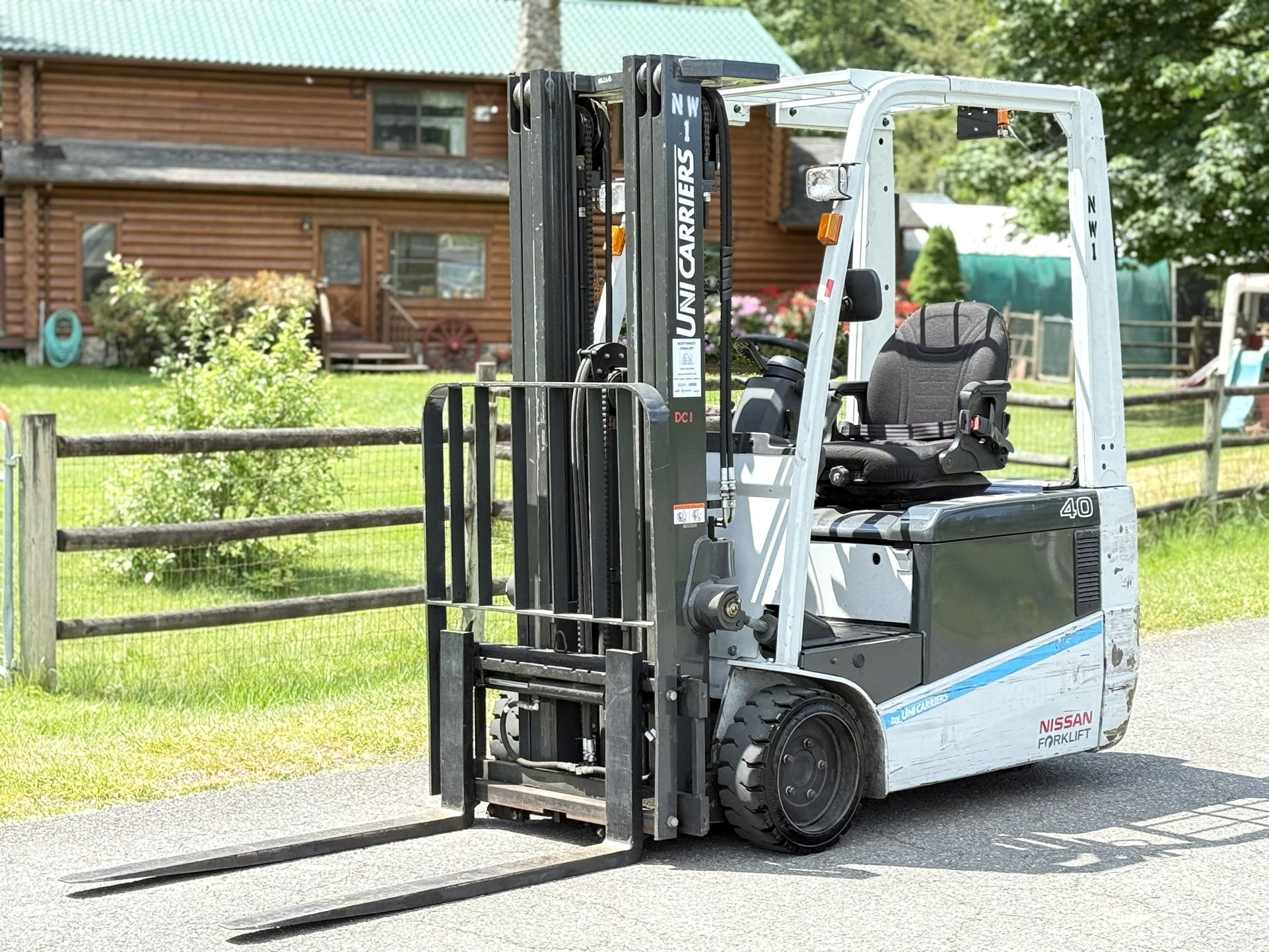 Forklift Nissan Electric 4,000 lb Capacity