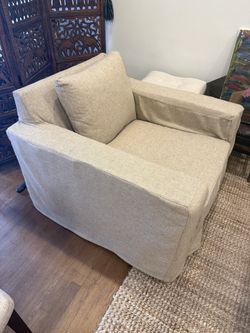 Pottery Barn Oversized Chair – Beige / Natural Linen – $495