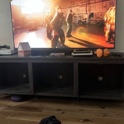 TV STAND 20$ OBO !! MUST PICK UP! 