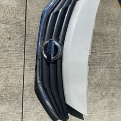 2015 Nissan Versa Note Bumper Grill 