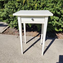 Small White Wooden Accent Table / Plant Stand 27-3/4" Tall 