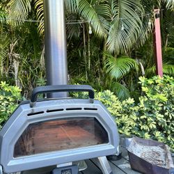 Ooni Karu 16 Pizza Oven