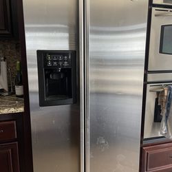 GE profile fridge for parts