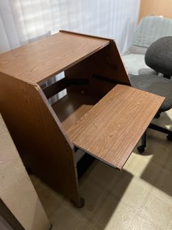 (Free delivery )Wood Computer Desk with Pull-Out Shelf