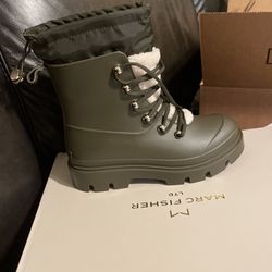 Women’s Boots Size 5