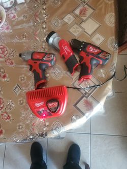 MILWAUKEE IMPACT AND DRILL LIGHT USED 