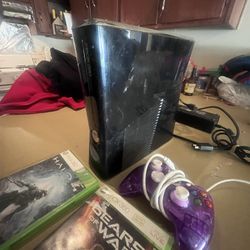 Xbox 360 Slim W Games And Controller