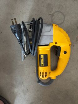 DEWALT 5.5 -Amp Variable Speed Keyless Jigsaw
