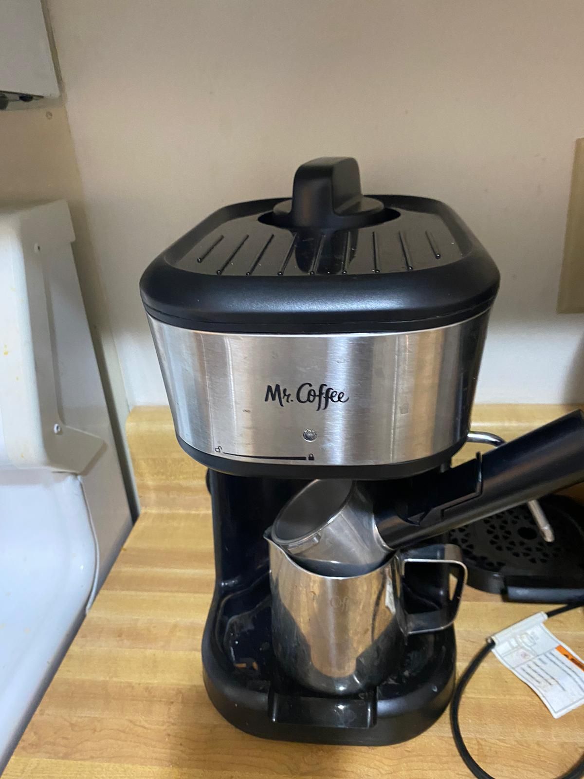 Mr Coffee ☕️ Machine + Vacuum +standing Lamps +Hamilton Kettle + Hamilton Blinder+
