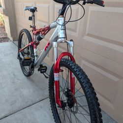 26"x2.0. K2 ATTACK MENS MOUNTAIN BIKE. (M/L).19". FULL SUSPENSIÓN DUAL DISC BRAKES EXCELLLENT CONDITION WITH FRESHLY TUNE UP 👌🏼