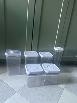 Storage containers