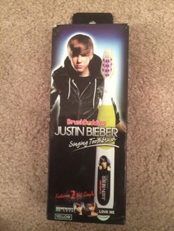 New BRUSHBuddies JUSTIN BIENER SINGING TOOTBRUSH