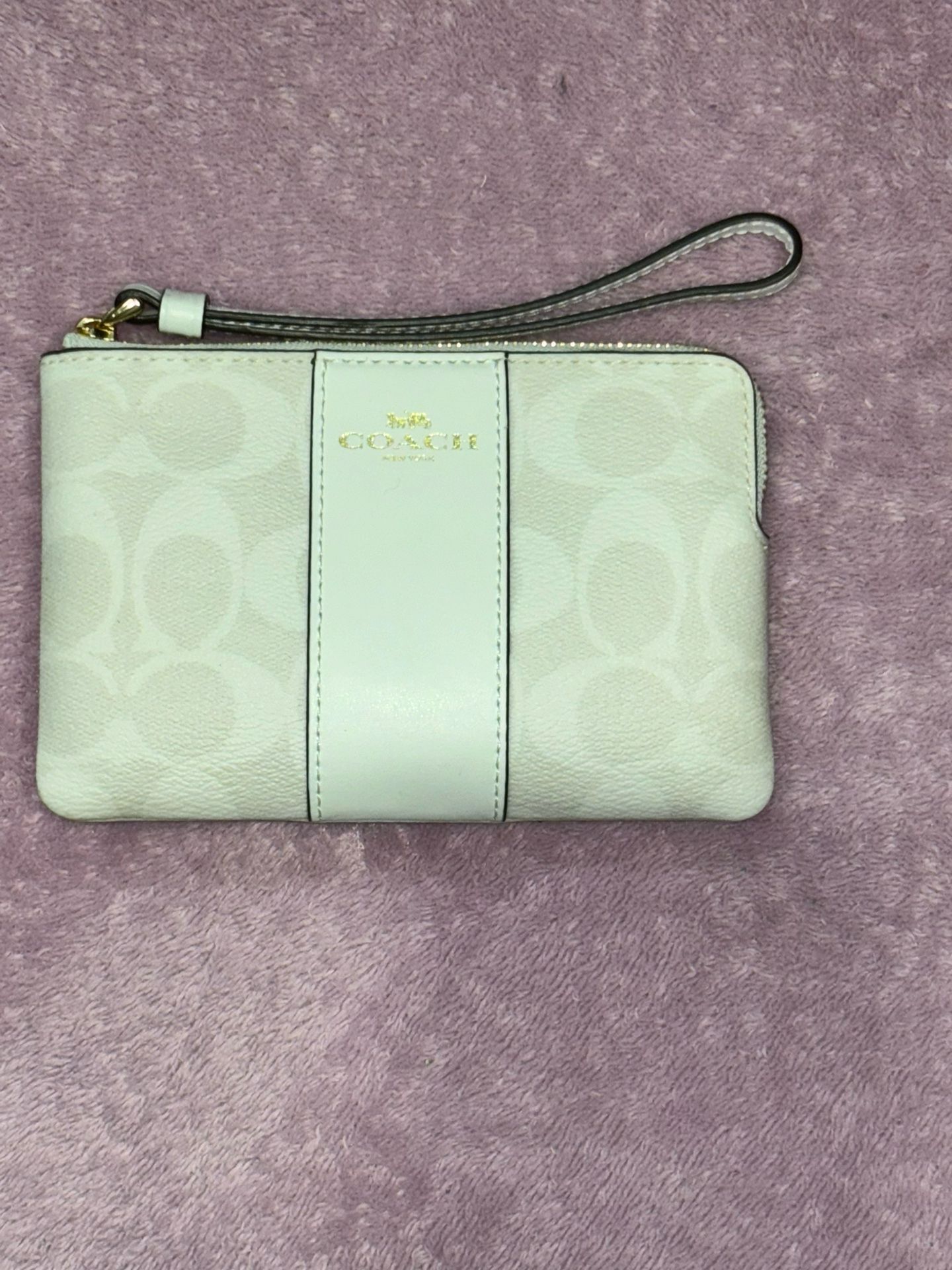 Coach Women's Small Corner Zip Wristlet in Signature Canvas (Khaki / Glacier White)
