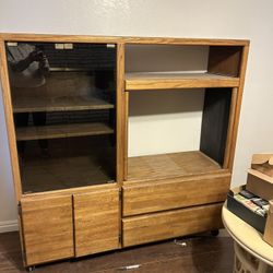 Curb alert: Free Hutch / TV Stand / Entertainment Center 
