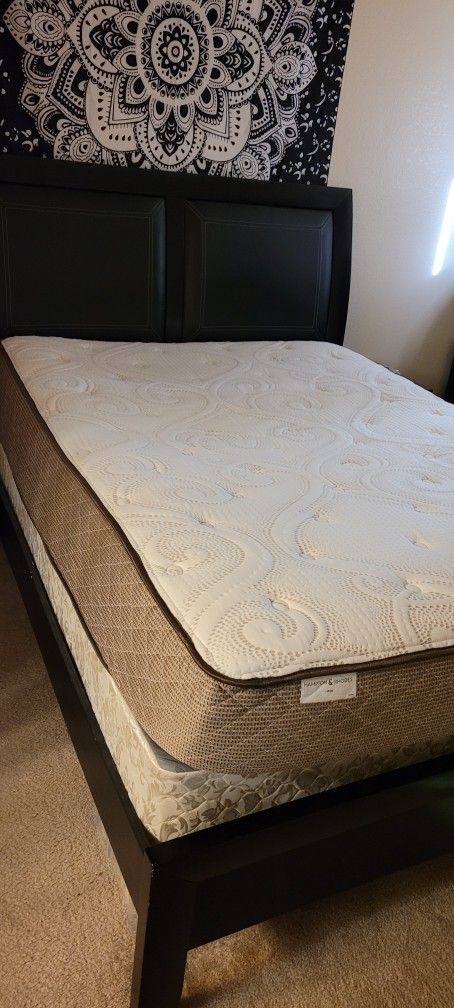 Hampton And Rhodes HR500 Mattress, Boxspring & Bed Frame/Headboard