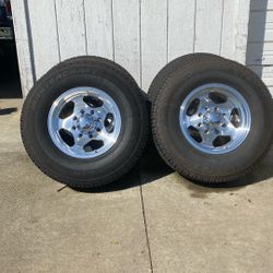 265/75 R16 Wheels And Tires 90% Tread