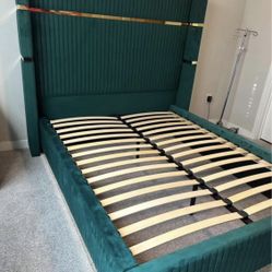 New Queen Bedframe 